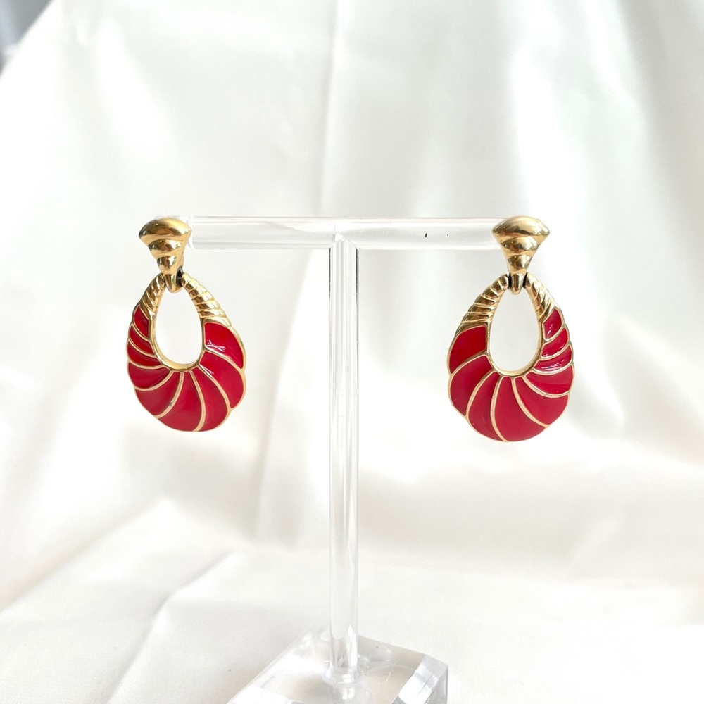 VTG Trifari Gold Red Tone Dangle Earrings Jewelry